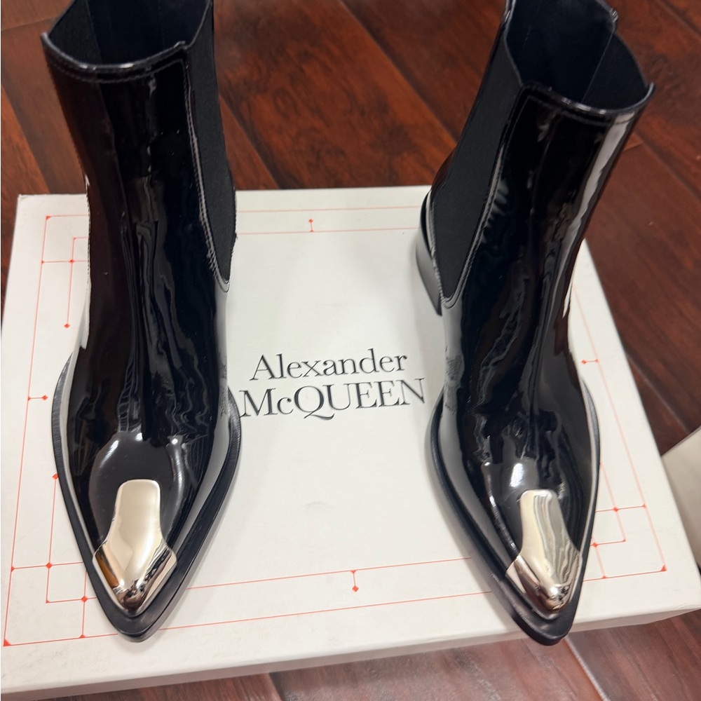 Alexander McQueen Black Boots with Silver Accents - Picture 5 of 7